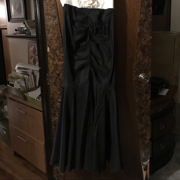 Xscape evening gown - Picture 3 of 3
